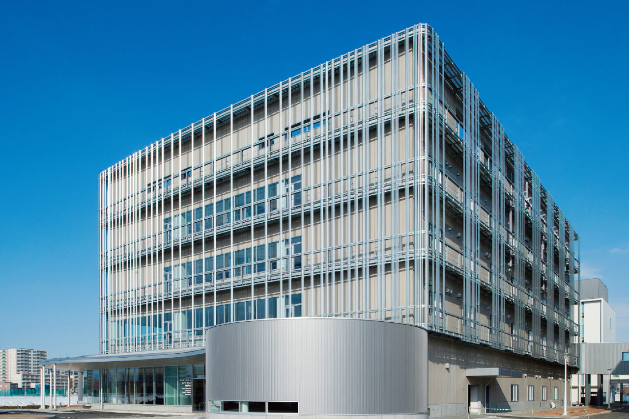 Exterior view of the Hokkaido University Food & Medical Innovation International Research Centre (FMI)